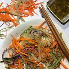 A picture of Zoodles salad.