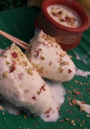 A picture of Pineapple Flavour Nutty malai Kulfi.