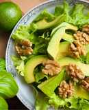 🌱 Salad Bơ Sáp & Hạt Óc Chó