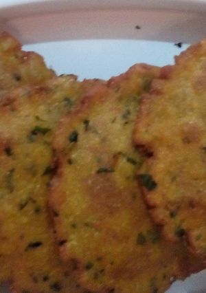 मेथी, मूली, मक्का की  पूरी रेसिपी मुख्य फोटो