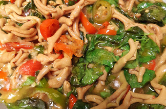 Langkah Mudah untuk Membuat Usus Ayam Kemangi Bumbu Kuning Menu Enak