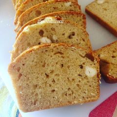 A picture of Roasted Cashew and Butterscotch cake.
