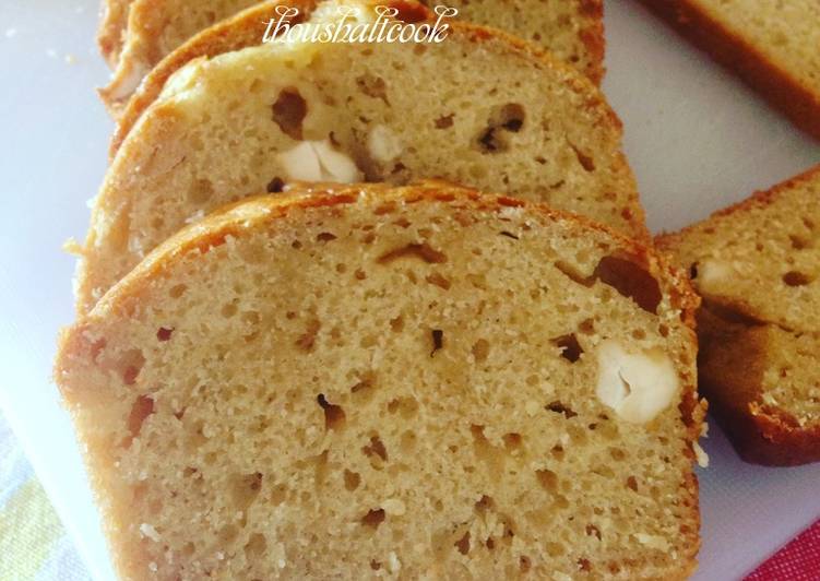 Simple Way to Make Quick Roasted Cashew and Butterscotch cake