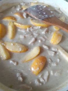 Almás csirkemell fehérboros fokhagymamártásban recept fotója