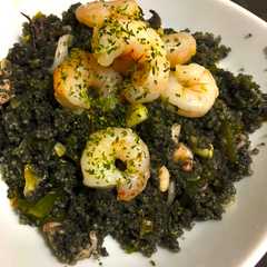 Una foto de Cous cous negro
