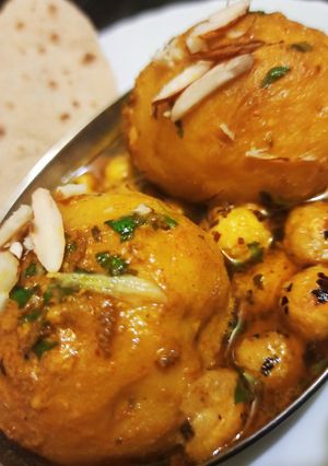 शाही दम आलू (Shahi dum aloo recipe in Hindi) रेसिपी मुख्य फोटो