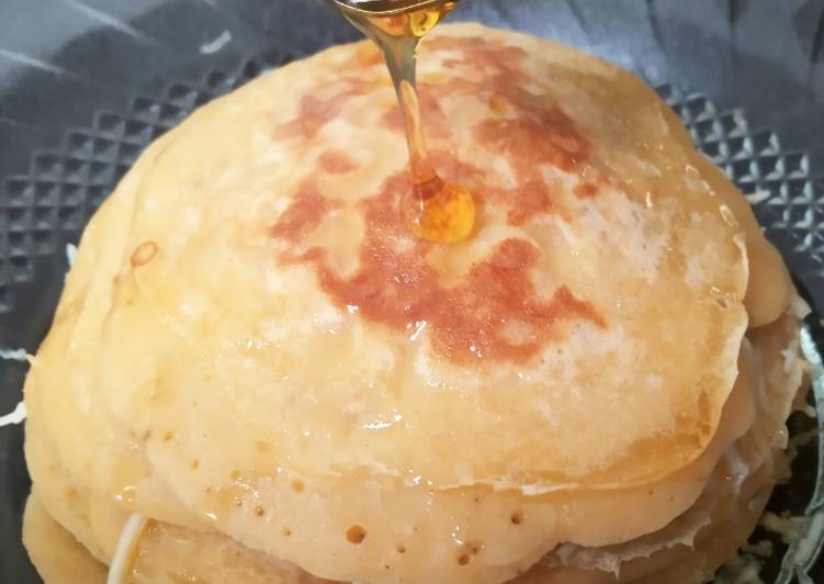 10. Banana Pancake 🥞🍯🍌