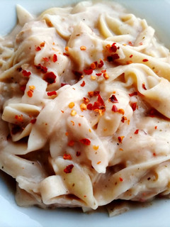 A picture of Easy Chicken Alfredo pasta.
