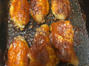 Una foto di alette di pollo paprika