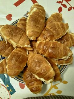 Una foto de Bollos rellenos de crema pastelera