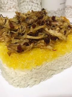 عکسی از دستور زرشک پلو قالبی با مرغ ریش ریش 🍱