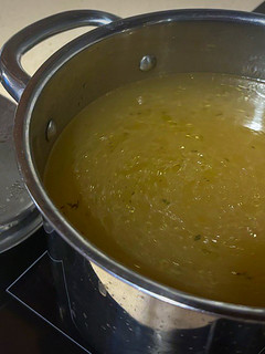 Una foto de Caldo de verduras (que luego congelo)