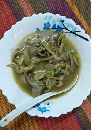 A picture of Chicken - Mushroom soup.