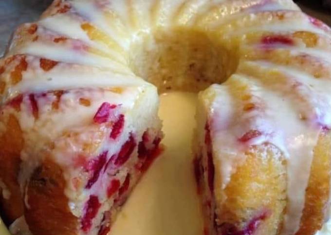 🍰Glazed Cranberry Bundt Cake
