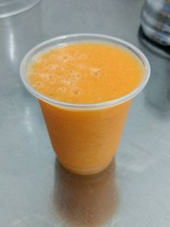 Una foto de Batido nutritivo de uchuva, maracuyá y zanahoria