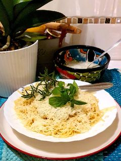 Több mag krémes spagetti recept fotója