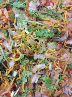 பிரட் சாட்(bread chaat recipe in tamil) செய்முறை முக்கிய புகைப்படம்