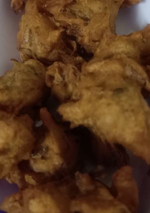 A picture of Onion pakoda.