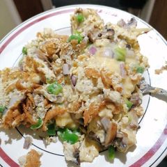 Cheese, Mushroom, onion and pepper omelette A picture of Cheese, Mushroom, onion and pepper omelette.