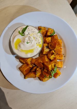 A picture of Airfryer sweet potato with cream cheese dip.