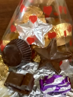 ડ્રાયફ્રુટ મીલ્ક ચોકલેટ (Dryfruit chocolate Recipe in Gujarati) રેસીપી મુખ્ય ફોટો