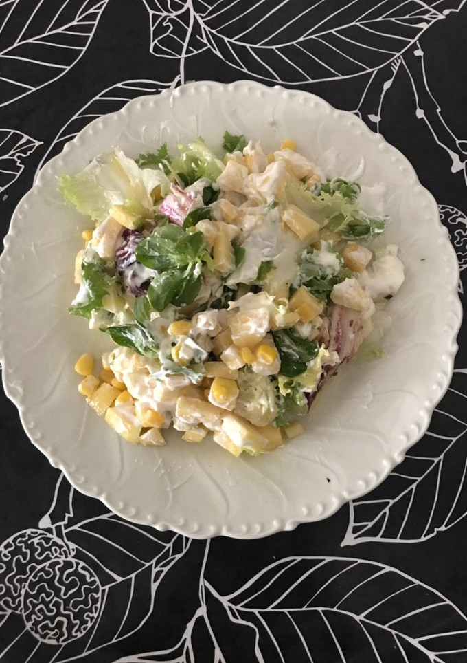 Una foto de Ensalada. (plato único,con postre incluido)