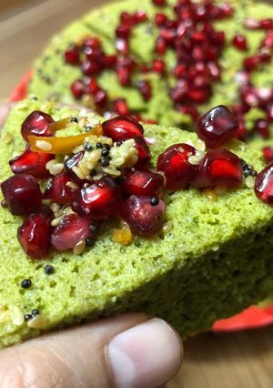 A picture of Palak Besan Ka Dhokla (Steamed Spinach Gramflour Savory Cake) – Winter Breakfast Special.