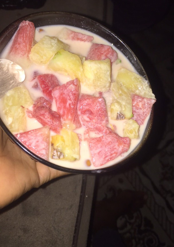 Fruit salad ainihin hoton girkin