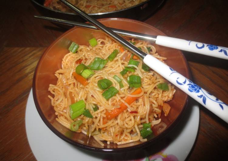 Recipe of Perfect Chili Garlic Veg Noodles