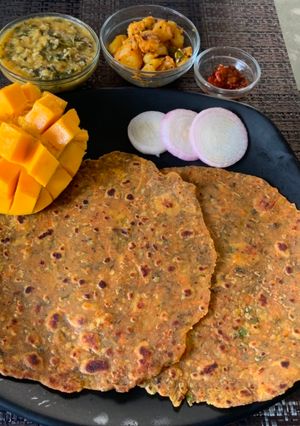 A picture of Carrot -Radish Paratha.