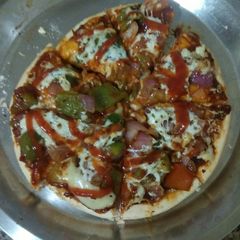 A picture of Veg pizza.