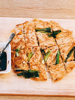 簡單的韓式泡菜豬肉煎餅 的食譜成品照片