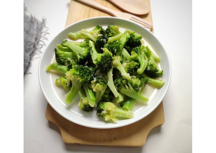 Cara Gampang Menyiapkan Tumis Brokoli Bawang Putih, Lezat Sekali