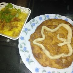 Dal pakwan (Sindhi style) A picture of Dal pakwan (Sindhi style).