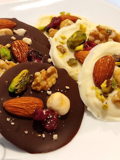 Una foto de Chocolates con frutos secos