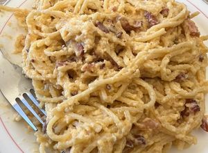 Foto principal de Pasta a la carbonara tracional italiana