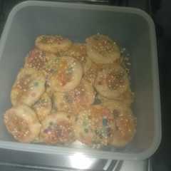 Una foto de Galletas con Chispitas de colores🌈en sartén