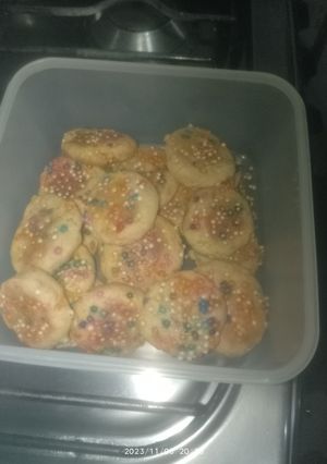 Una foto de Galletas con Chispitas de colores🌈en sartén