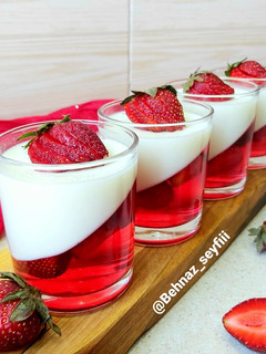عکسی از دستور پاناکوتا وانیلی با ژله توت فرنگی🍓