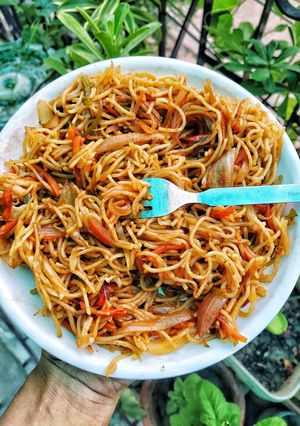 A picture of Chilli chinese noodles.