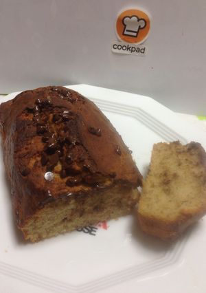Una foto de Queque banana con chips, chocolate!!