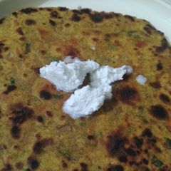 A picture of Rajasthani tikkar parantha.