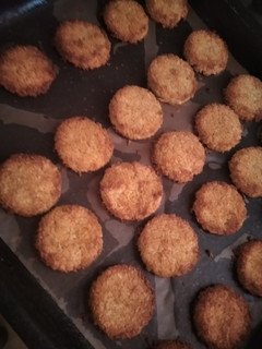 Una foto de Alfajores de coco deliciosos
