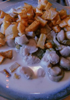 Una foto de Pollo al Champigñon con Papas a la Crema