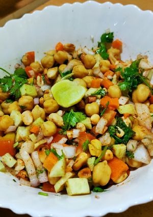 A picture of High protein chickpeas salad.