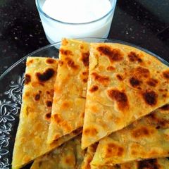 Kohlrabi stuff paratha (khol khol) A picture of Kohlrabi stuff paratha (khol khol).