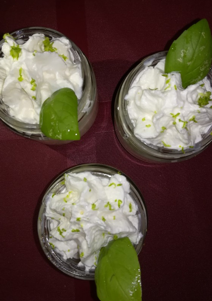 Una foto de Mousse de limón