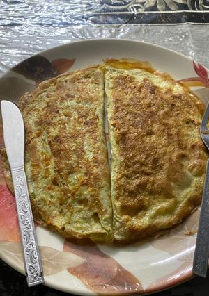 A picture of Keto Vegetable stuffed Cheese Omelette.
