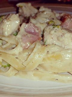A picture of Broccoli Chicken Bacon Alfredo.