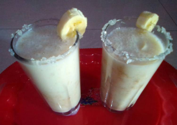 Banana Cardamom Smoothie